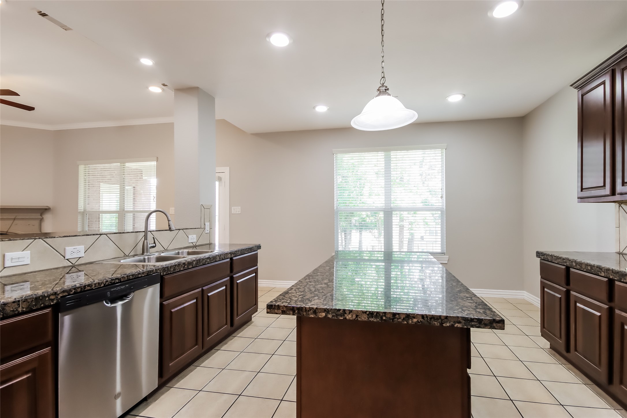 13605 Falcon Court Montgomery, TX 77356 - Photo 5 of 15