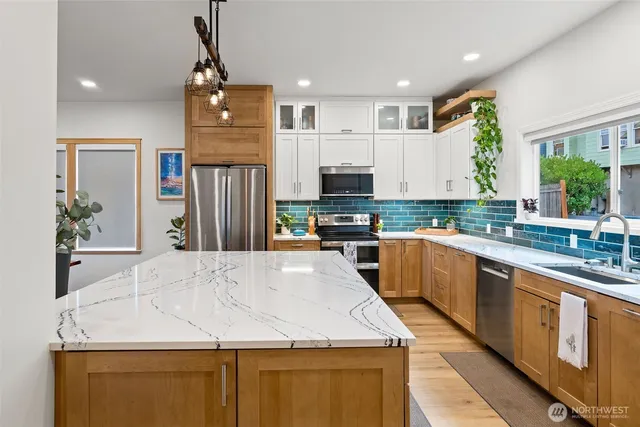 $1,900,000 | 5822 East Green Lake Way North, Seattle, WA 98103