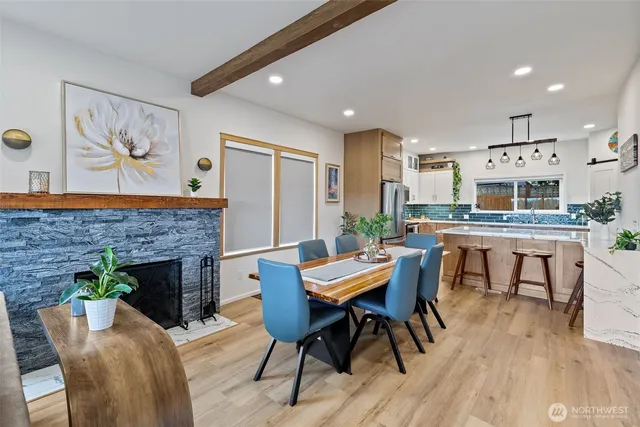 $1,900,000 | 5822 East Green Lake Way North, Seattle, WA 98103