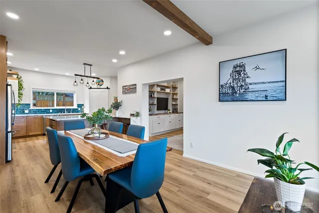 $1,900,000 | 5822 East Green Lake Way North, Seattle, WA 98103