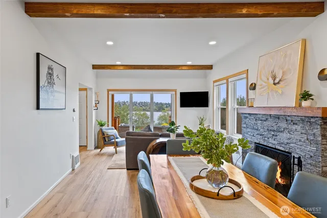 $1,900,000 | 5822 East Green Lake Way North, Seattle, WA 98103