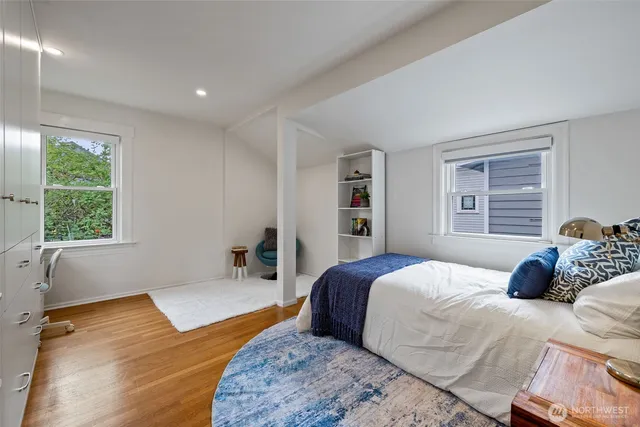 $1,900,000 | 5822 East Green Lake Way North, Seattle, WA 98103