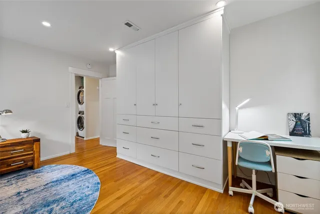 $1,900,000 | 5822 East Green Lake Way North, Seattle, WA 98103