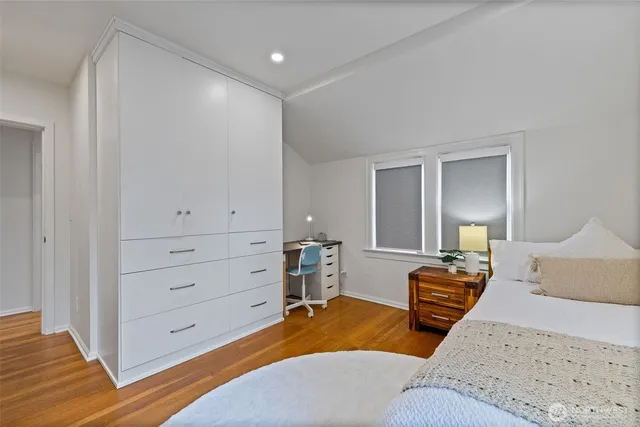 $1,900,000 | 5822 East Green Lake Way North, Seattle, WA 98103