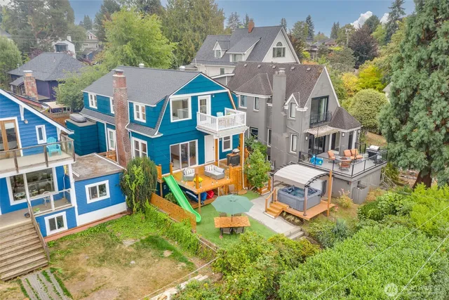 $1,900,000 | 5822 East Green Lake Way North, Seattle, WA 98103