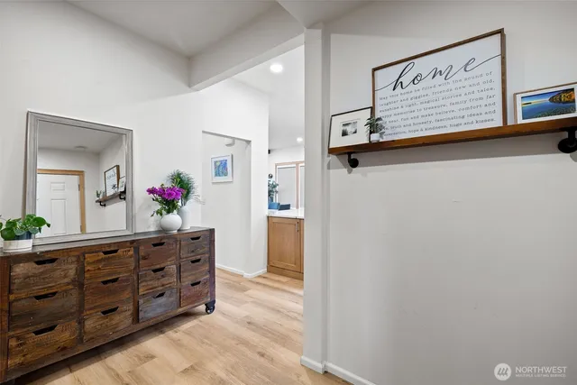 $1,900,000 | 5822 East Green Lake Way North, Seattle, WA 98103