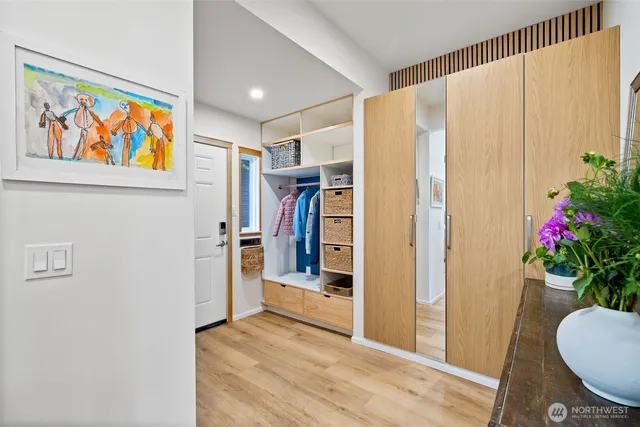 $1,900,000 | 5822 East Green Lake Way North, Seattle, WA 98103