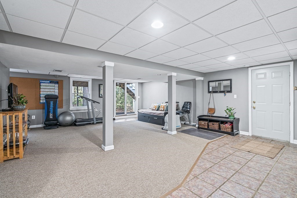 18 Ravens Bluff Andover, MA 01810 - Photo 31 of 41 a living room with furniture