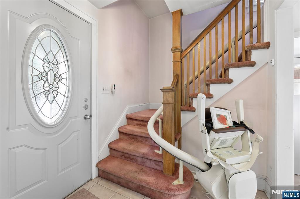 936 Red Road Teaneck, NJ 07666 - Photo 5 of 38