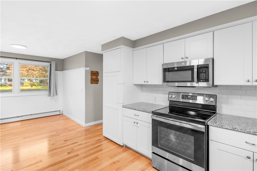 7 Circle Drive Coventry, RI 02816 - Photo 3 of 21