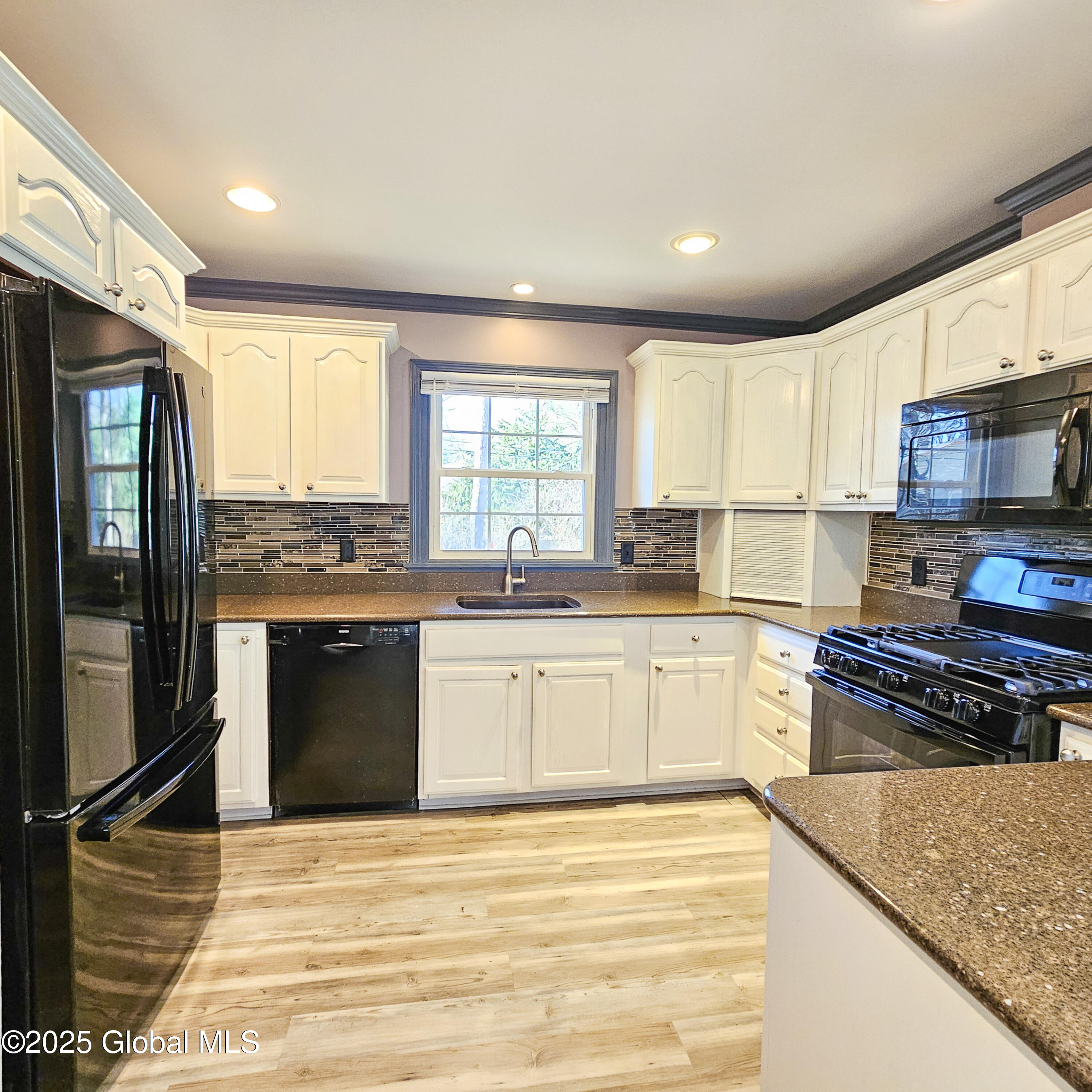 133 Mosher Road Bethlehem, NY 12054 - Photo 11 of 46 20250319_101508