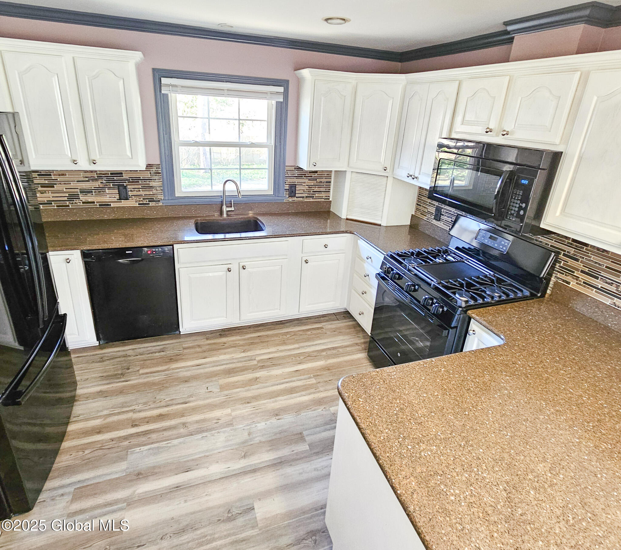 133 Mosher Road Bethlehem, NY 12054 - Photo 10 of 46 20250319_102223