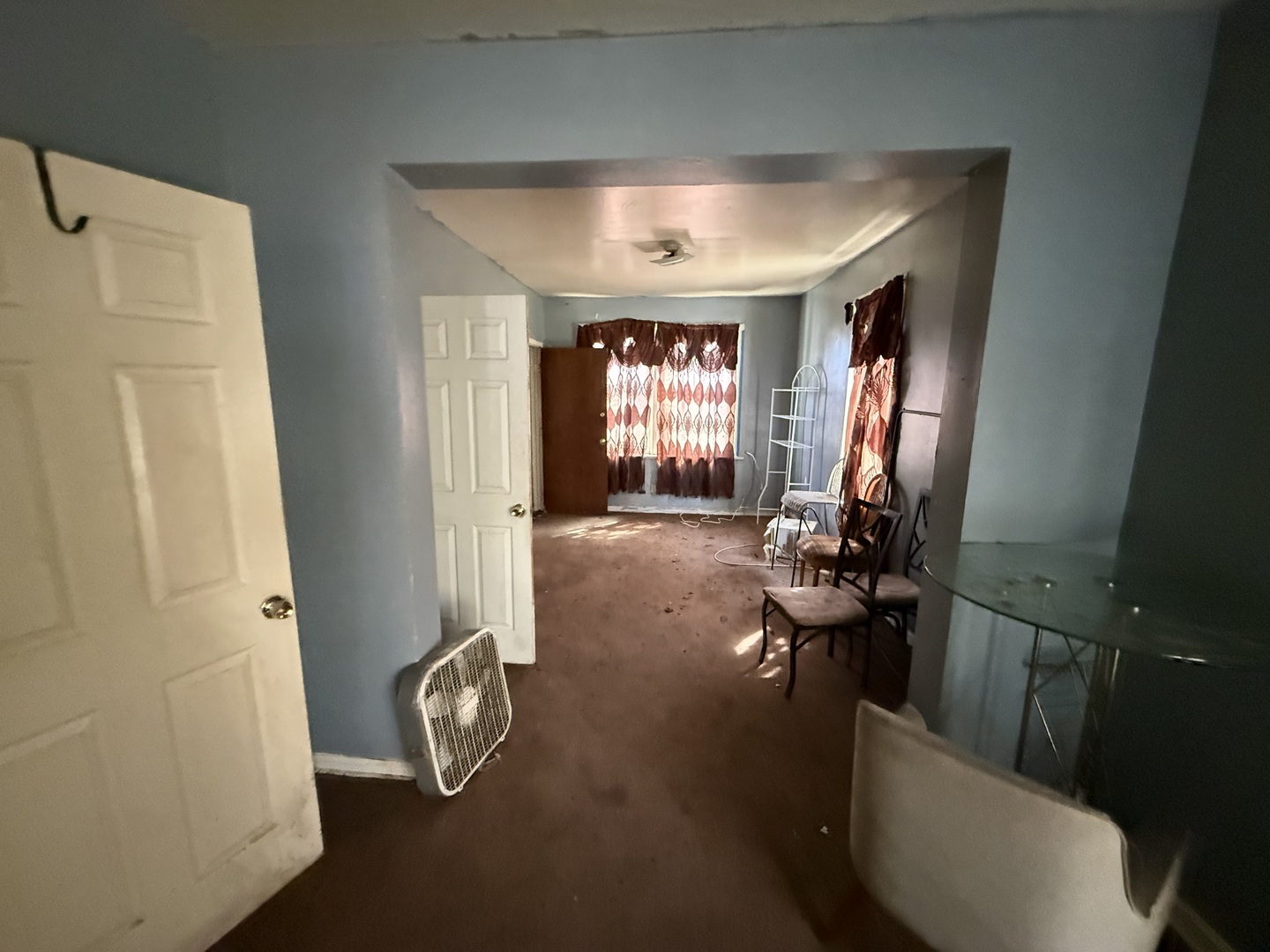 830 North Springfield Avenue Chicago, IL 60651 - Photo 12 of 31 a room with gym equipment