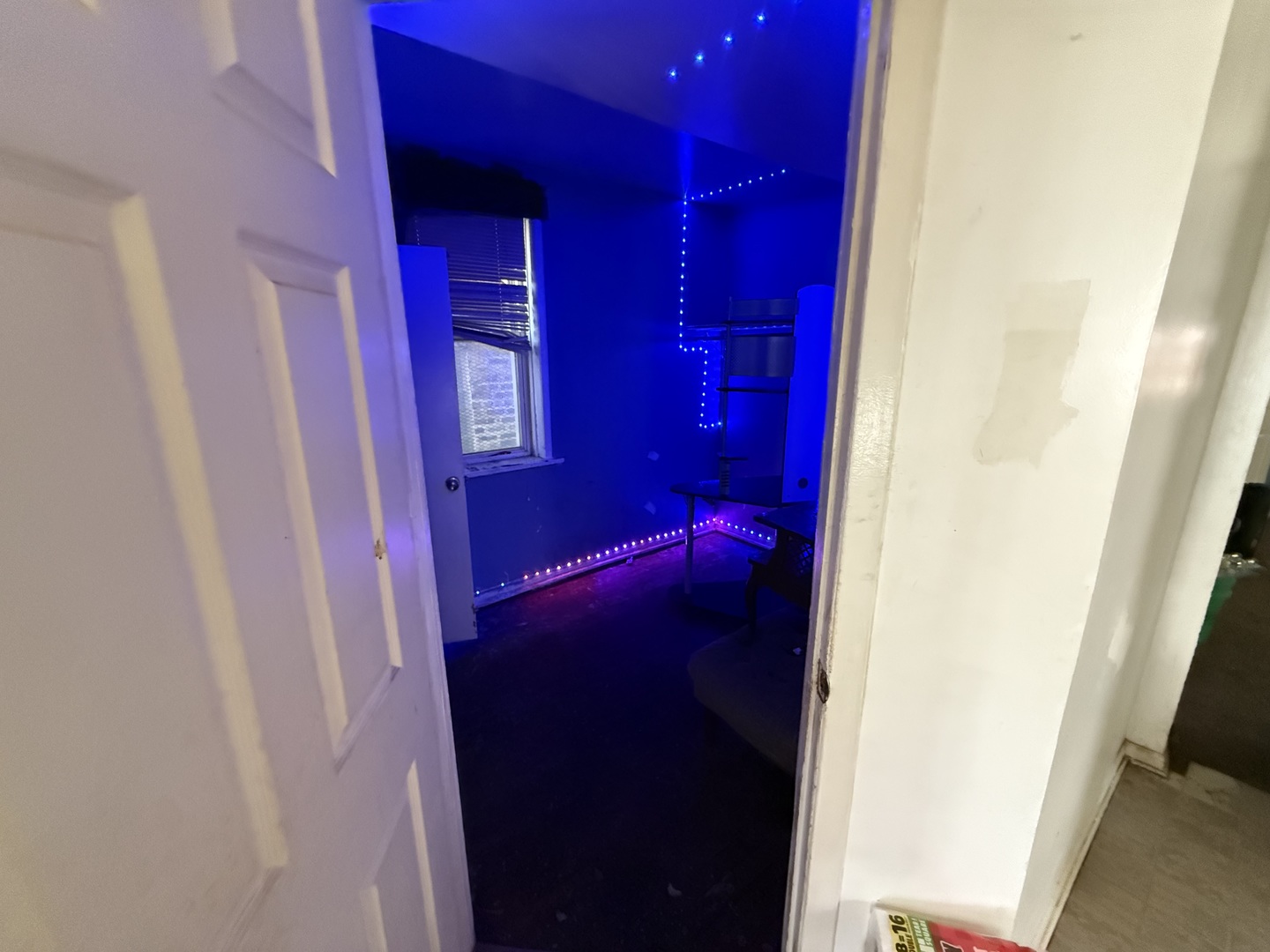 830 North Springfield Avenue Chicago, IL 60651 - Photo 10 of 31 a view of hallway