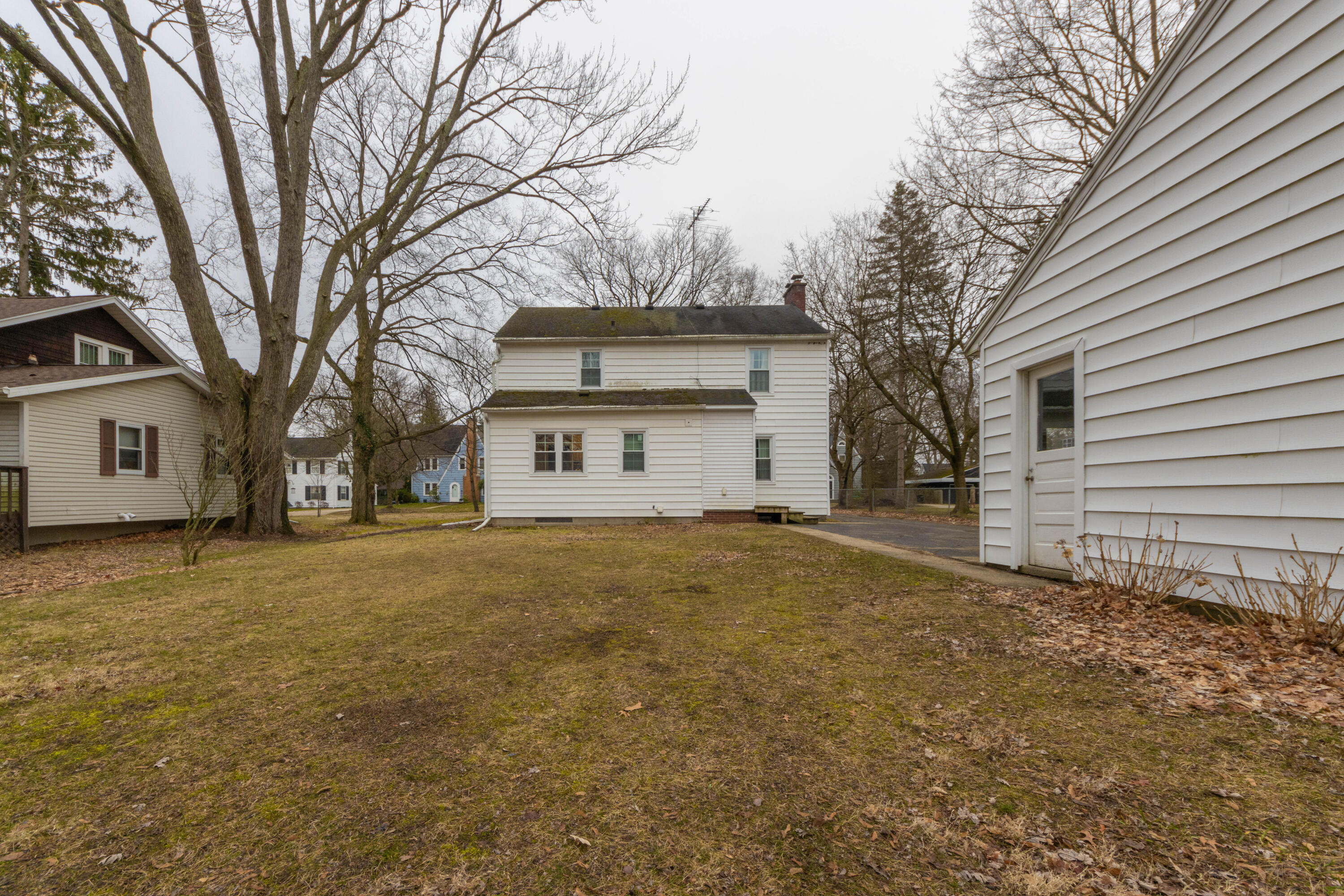 1730 Dover Road Kalamazoo, MI 49008 - Photo 33 of 35 Dover_Rd_1730_45
