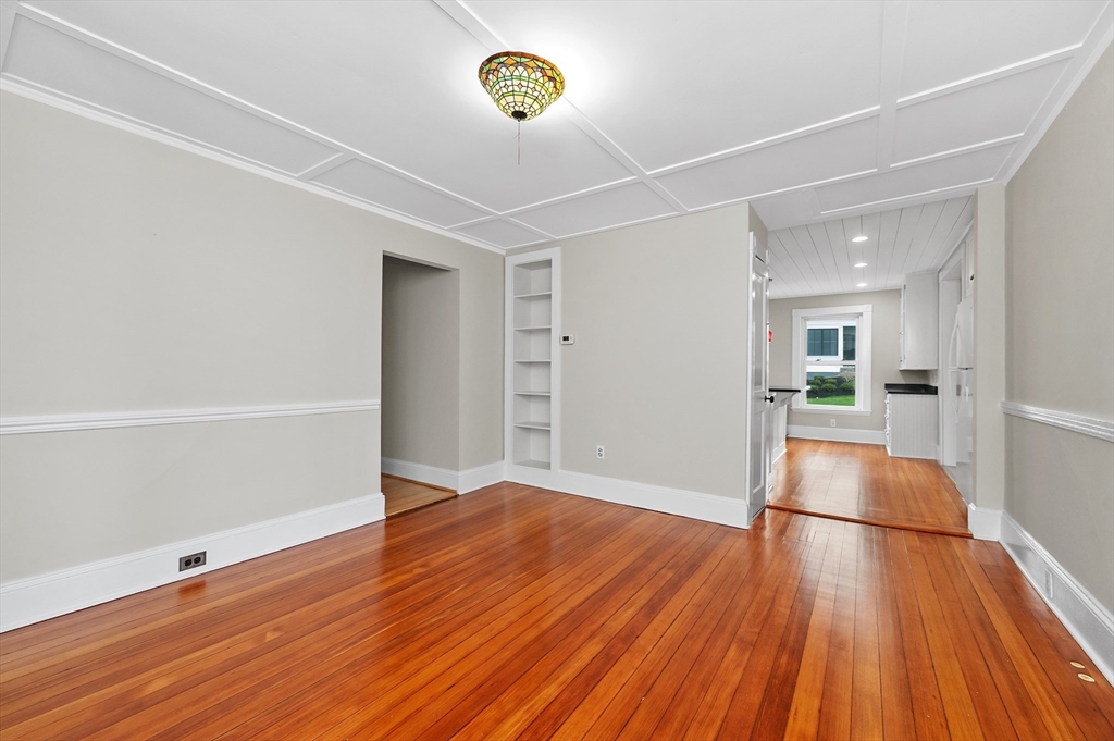 18 Bennett Street, Unit 2 Manchester, MA 01944 - Photo 7 of 21