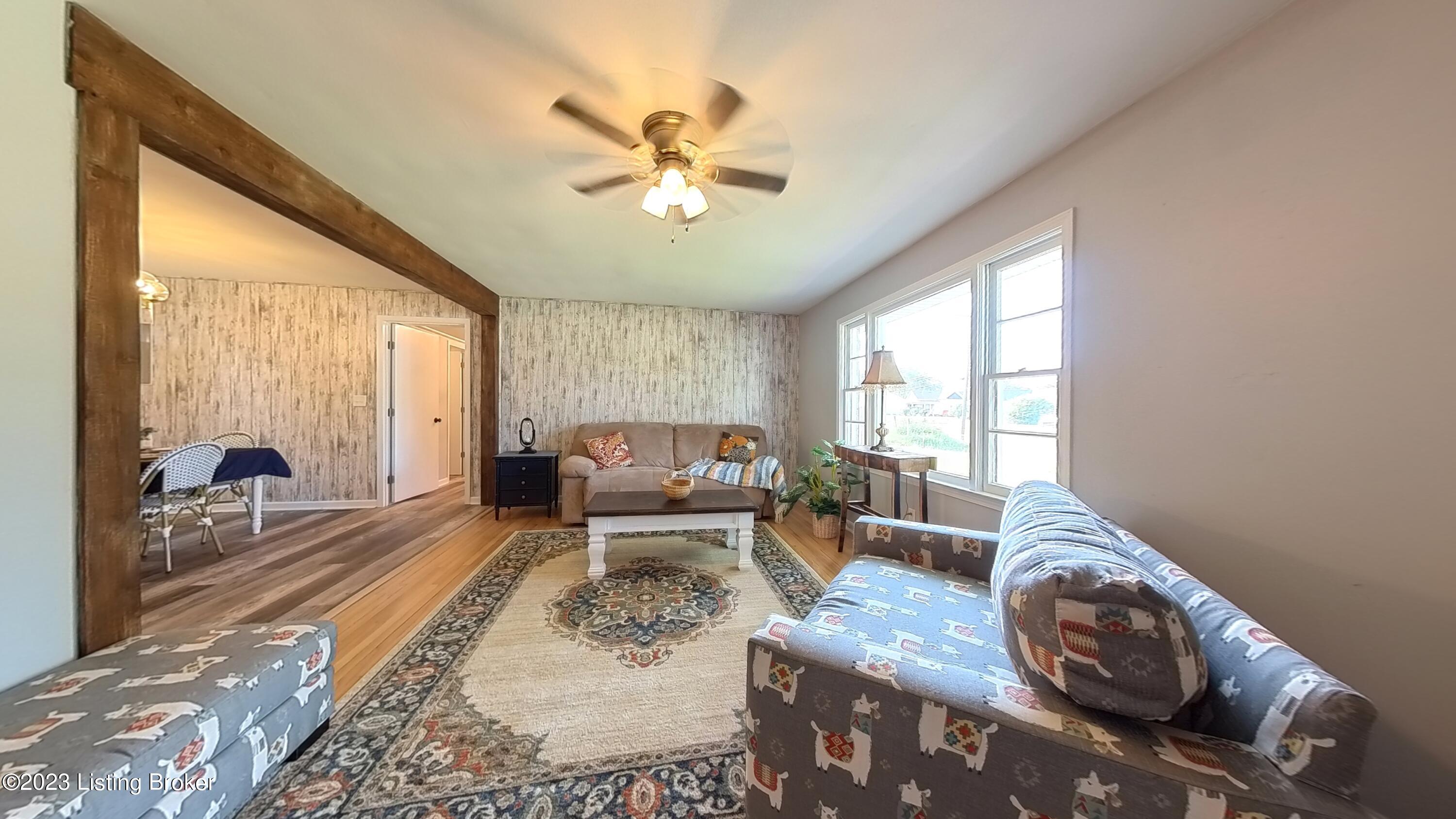 409 Spring Street Clarkson, KY 42726 - Photo 2 of 17 Living Room