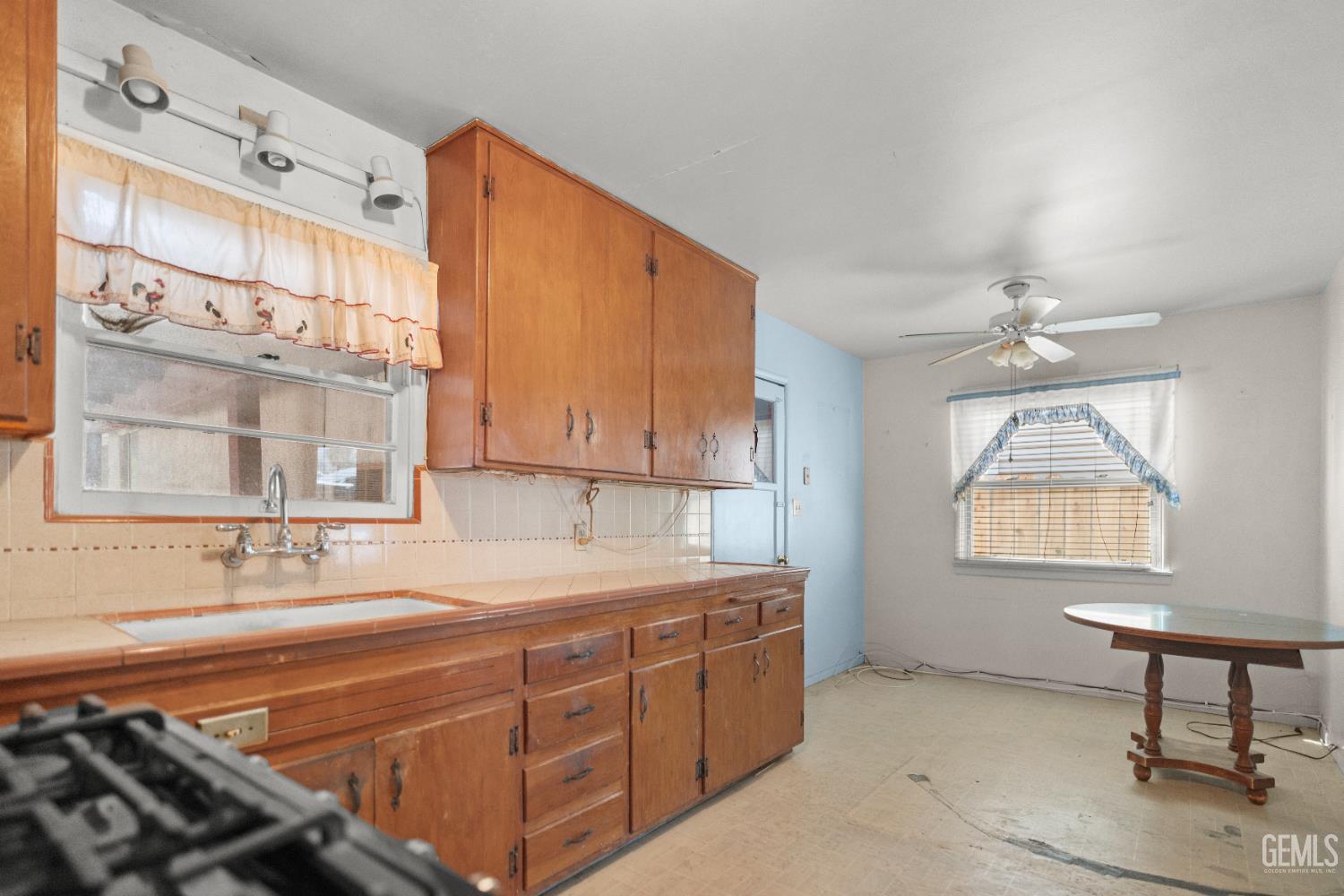 Undisclosed Address Taft, CA 93268 - Photo 11 of 28 Gallery Image 11