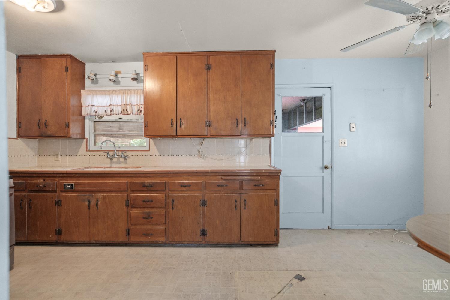 Undisclosed Address Taft, CA 93268 - Photo 8 of 28 Gallery Image 8