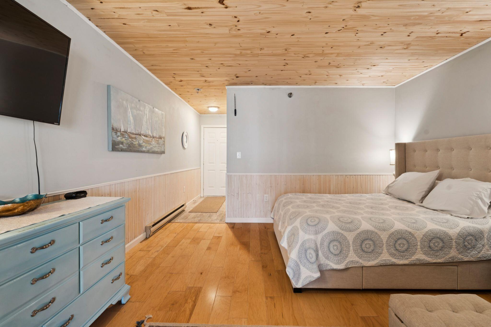 1762 Post Road, Unit 105 Wells, ME 04090 - Photo 13 of 29 Open bedroom/sitting Area