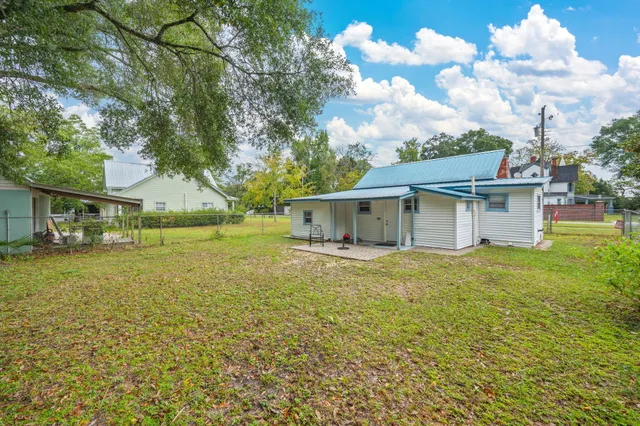 $1,500 | 346 Crescent Drive, DeFuniak Springs, FL 32435