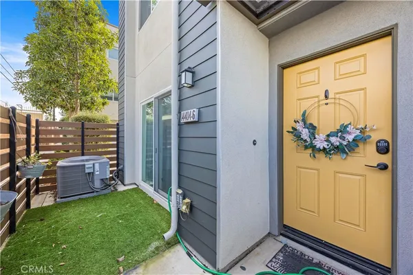 $850,000 | 14404 Kiwi Lane, Unit 6, Gardena, CA 90247