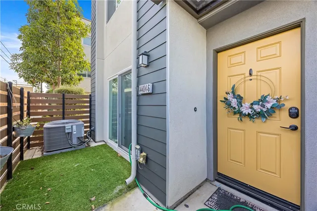 $850,000 | 14404 Kiwi Lane, Unit 6, Gardena, CA 90247