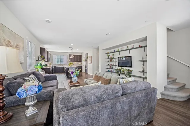 $850,000 | 14404 Kiwi Lane, Unit 6, Gardena, CA 90247