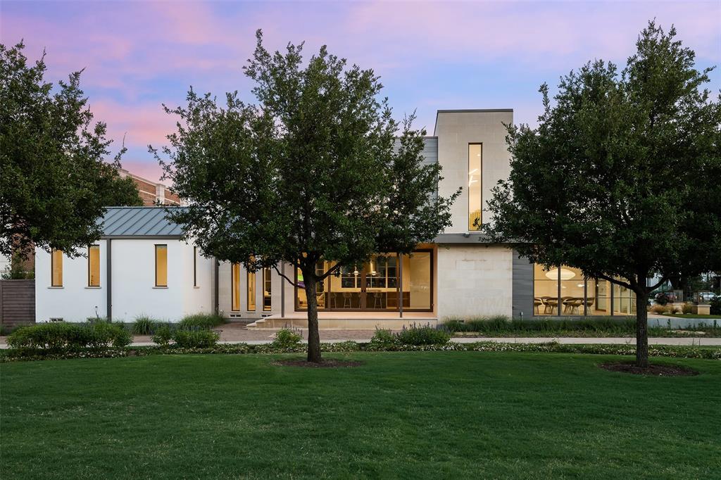5048 Airline Road Highland Park, TX 75205 - Photo 36 of 36 a front view of house with yard and green space