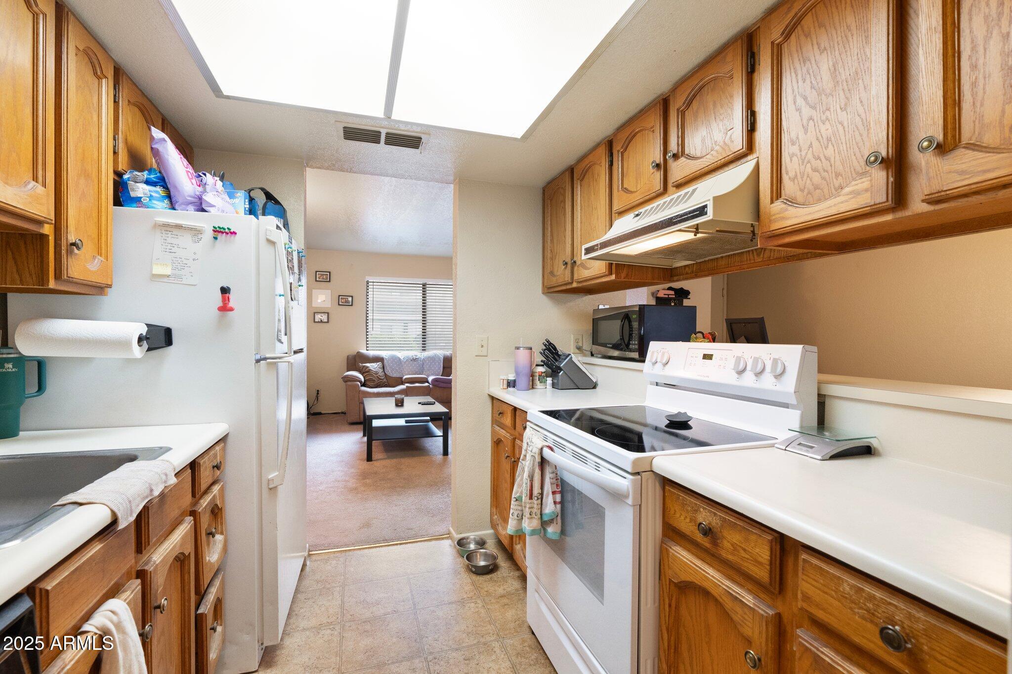 1402 East Guadalupe Road, Unit 145 Tempe, AZ 85283 - Photo 11 of 22 Kitchen