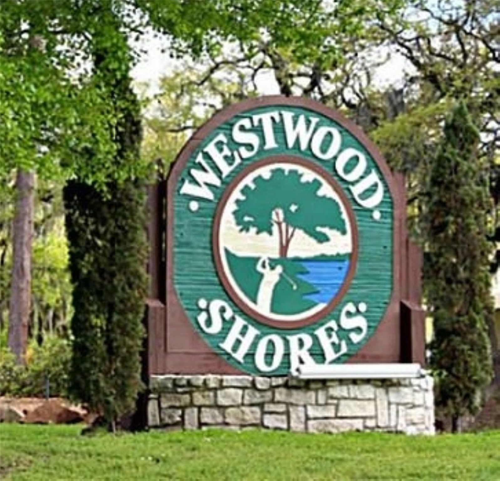 L29 Spreading Oak Trinity, TX 75862 - Photo 2 of 25 a sign that is on the side of a building