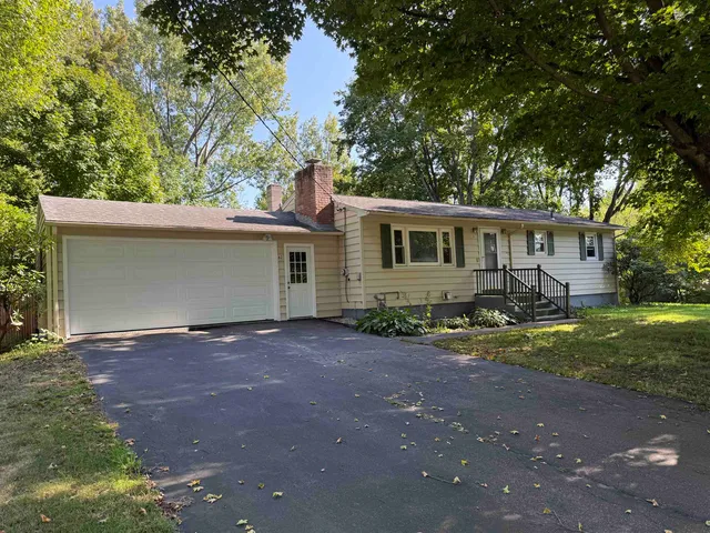 $429,900 | 82 Sunset Drive, Colchester, VT 05446