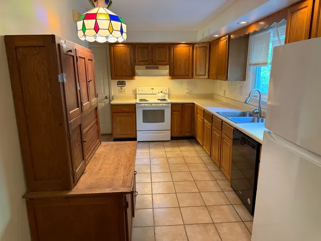 $429,900 | 82 Sunset Drive, Colchester, VT 05446