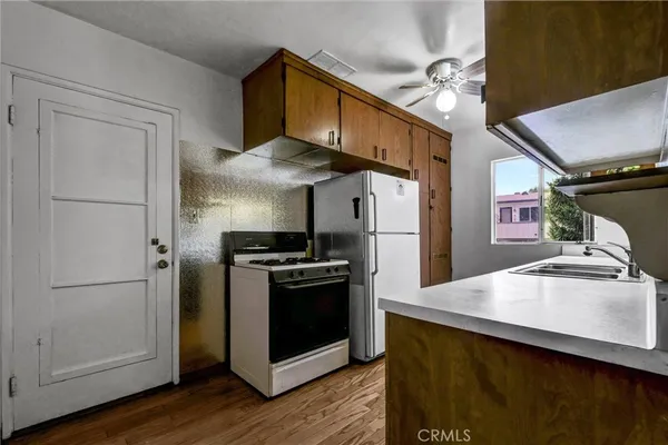 $650,000 | 305 Raymondale Drive, Unit L, South Pasadena, CA 91030