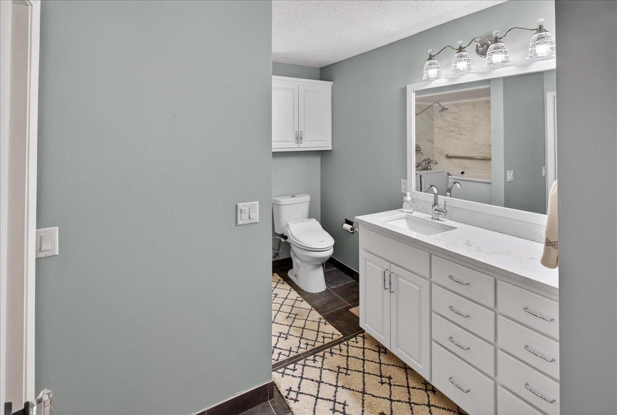 9550 Collegeview Road, Unit 218 Bloomington, MN 55437 - Photo 17 of 44