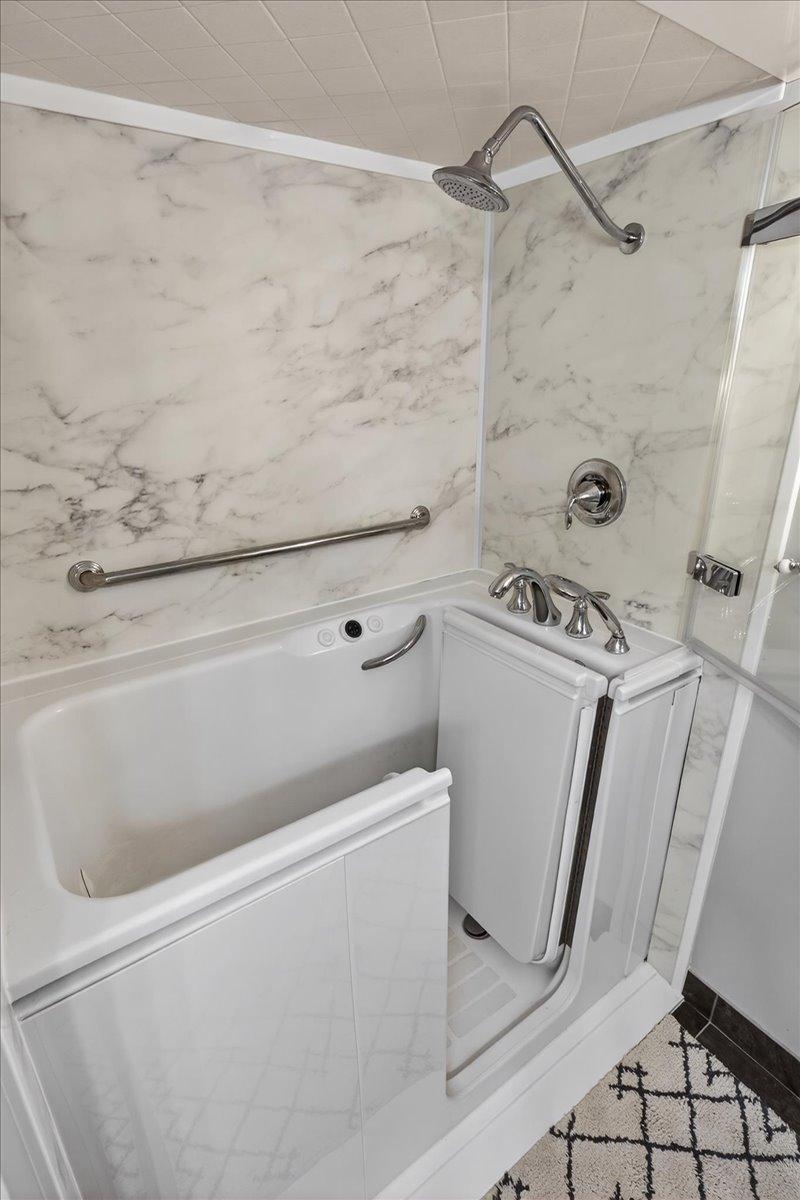 9550 Collegeview Road, Unit 218 Bloomington, MN 55437 - Photo 18 of 44