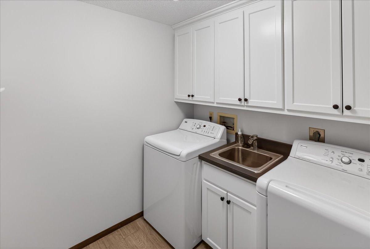 9550 Collegeview Road, Unit 218 Bloomington, MN 55437 - Photo 21 of 44