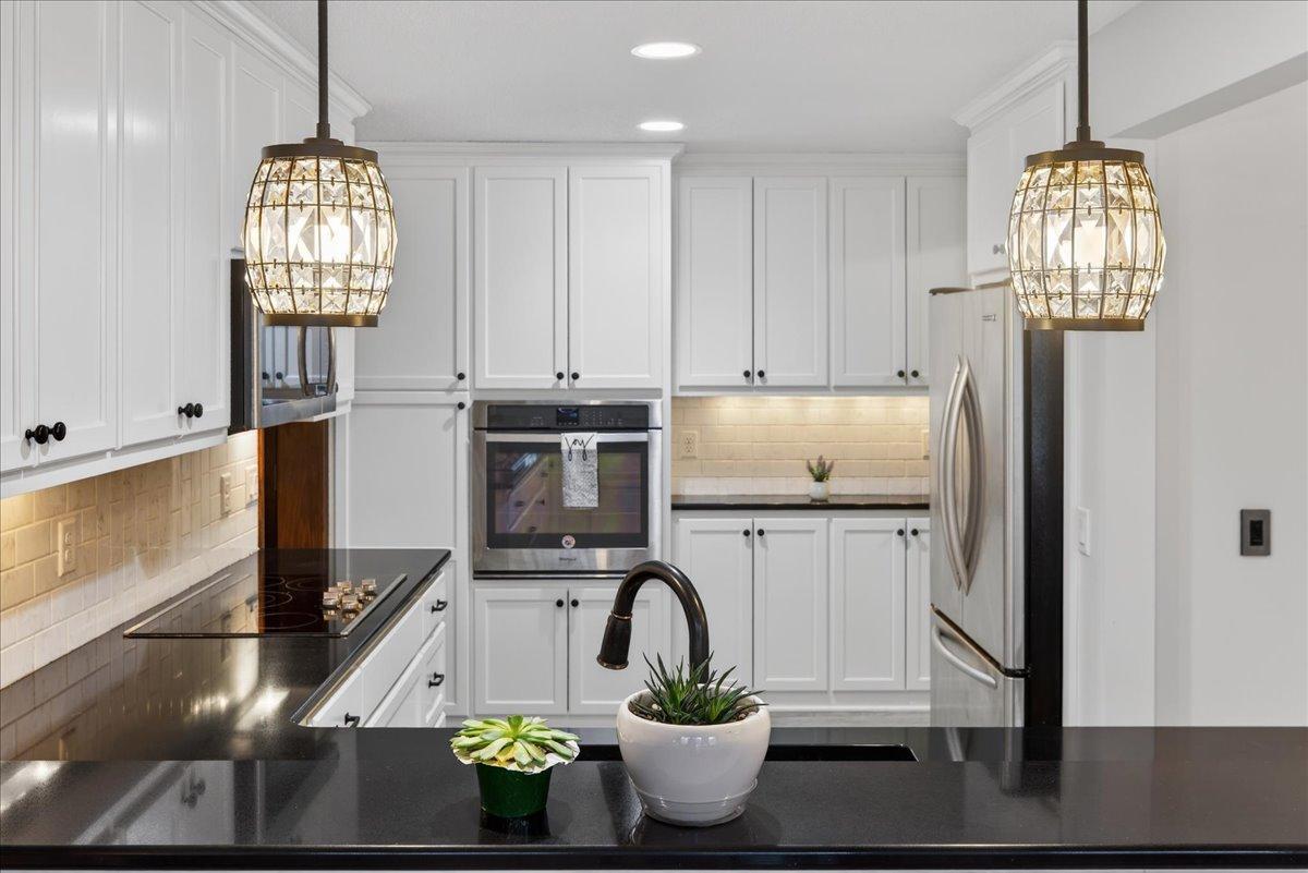 9550 Collegeview Road, Unit 218 Bloomington, MN 55437 - Photo 3 of 44