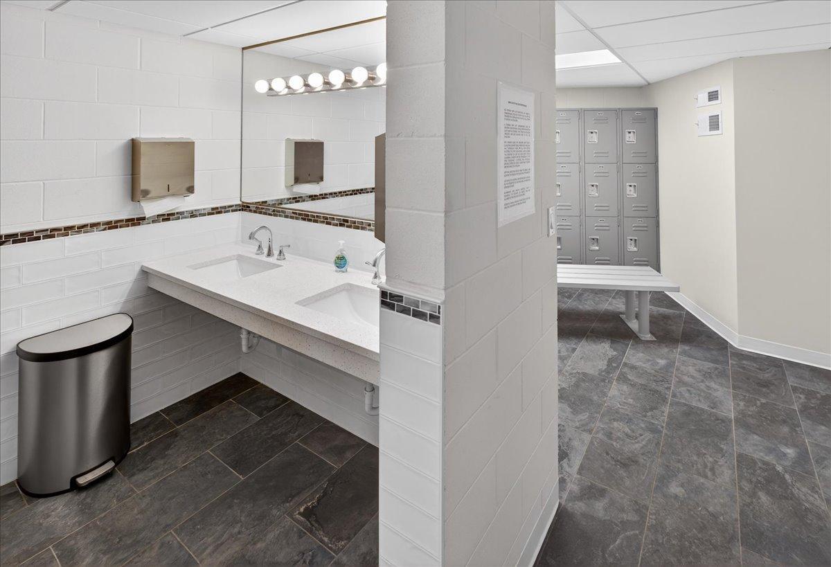 9550 Collegeview Road, Unit 218 Bloomington, MN 55437 - Photo 31 of 44