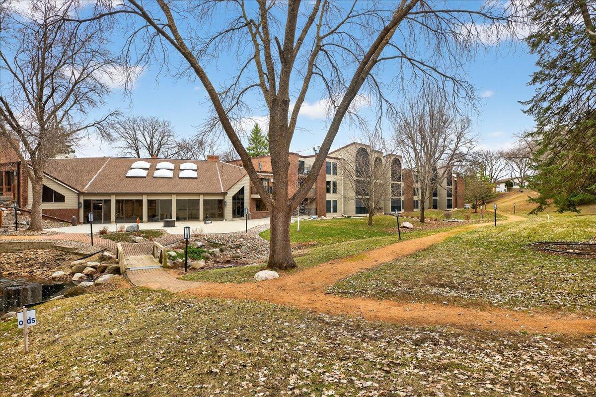9550 Collegeview Road, Unit 218 Bloomington, MN 55437 - Photo 40 of 44