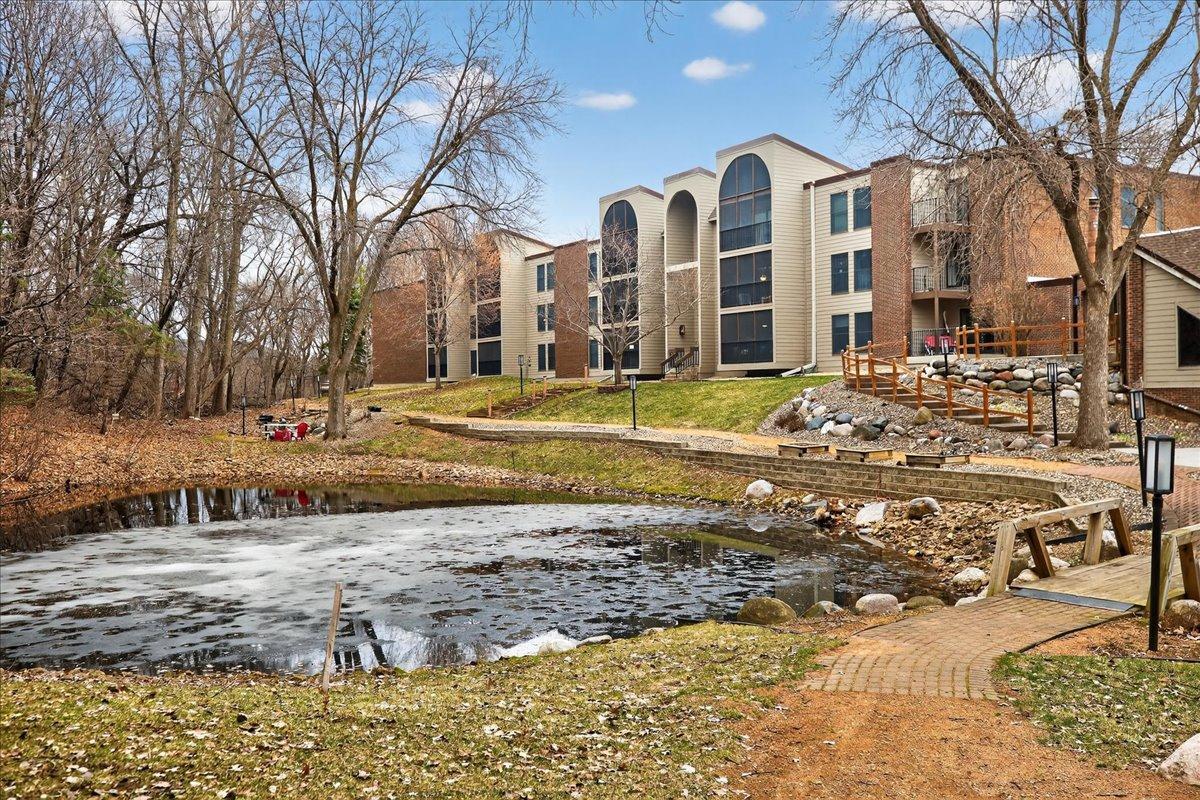 9550 Collegeview Road, Unit 218 Bloomington, MN 55437 - Photo 42 of 44