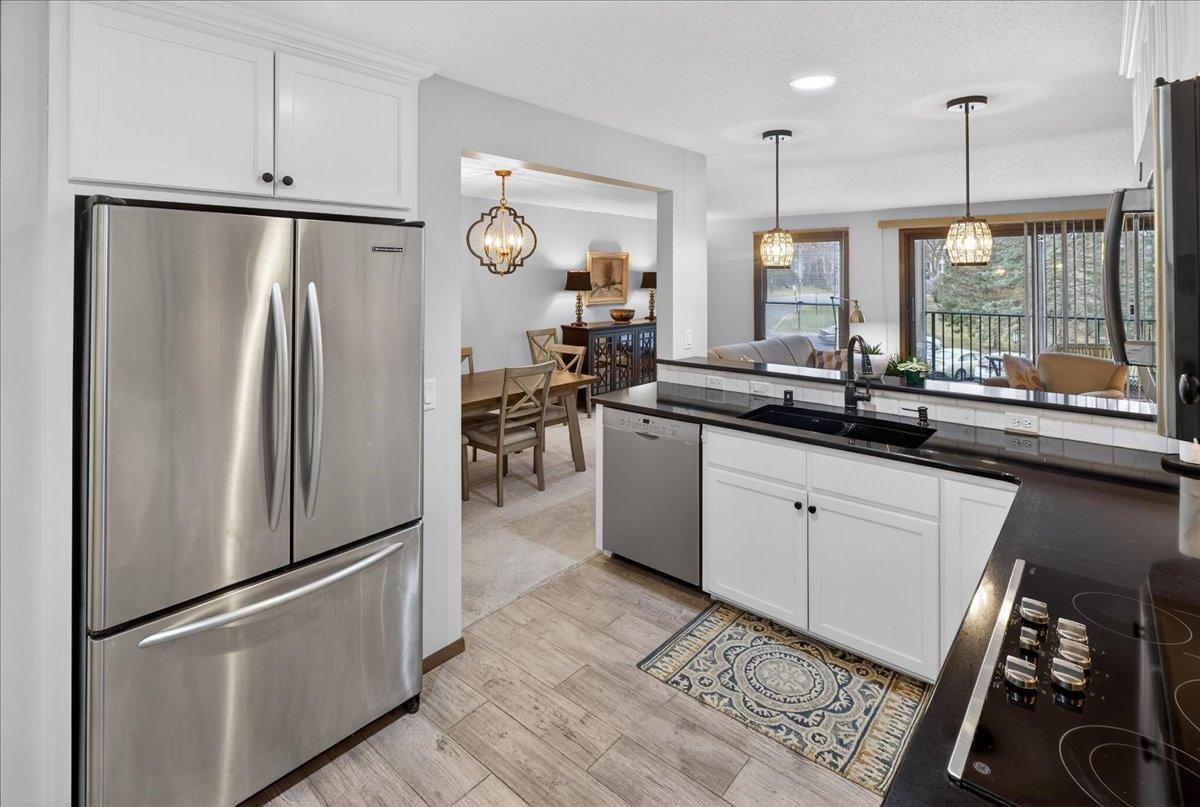 9550 Collegeview Road, Unit 218 Bloomington, MN 55437 - Photo 8 of 44