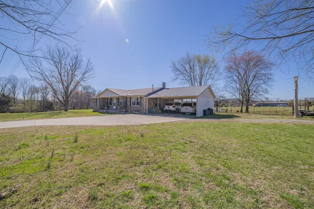 $303,700 | 423 Shady Grove Road, Flintville, TN 37335