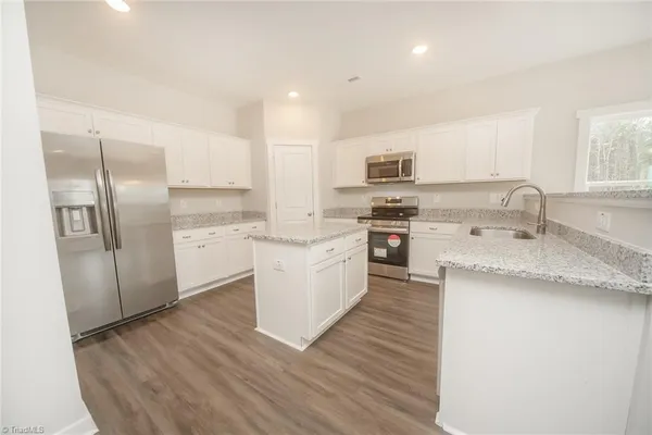 $315,999 | 1010 Fairfield Drive, Yadkinville, NC 27055