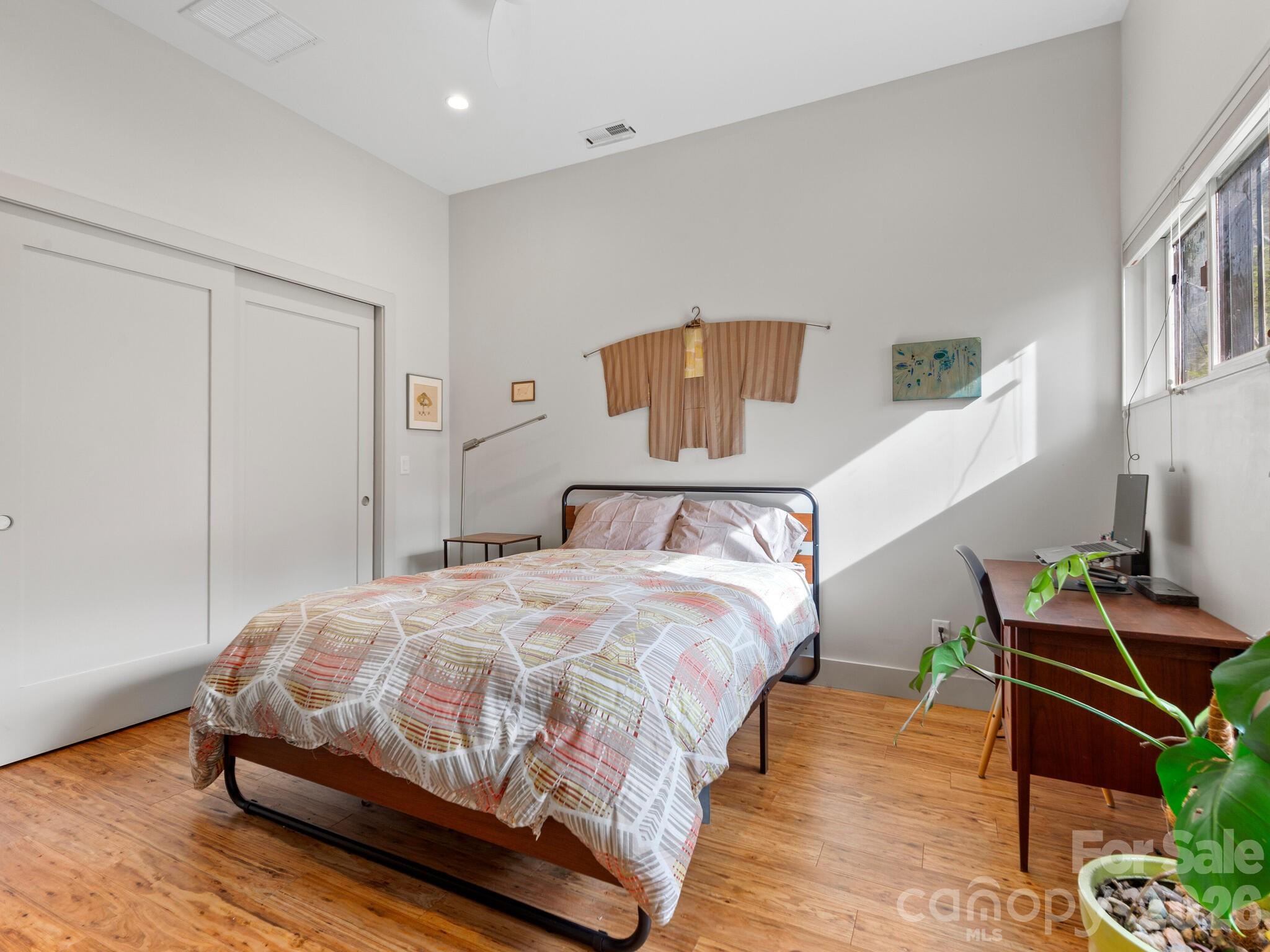 46 Pinecroft Road Asheville, NC 28804 - Photo 24 of 48