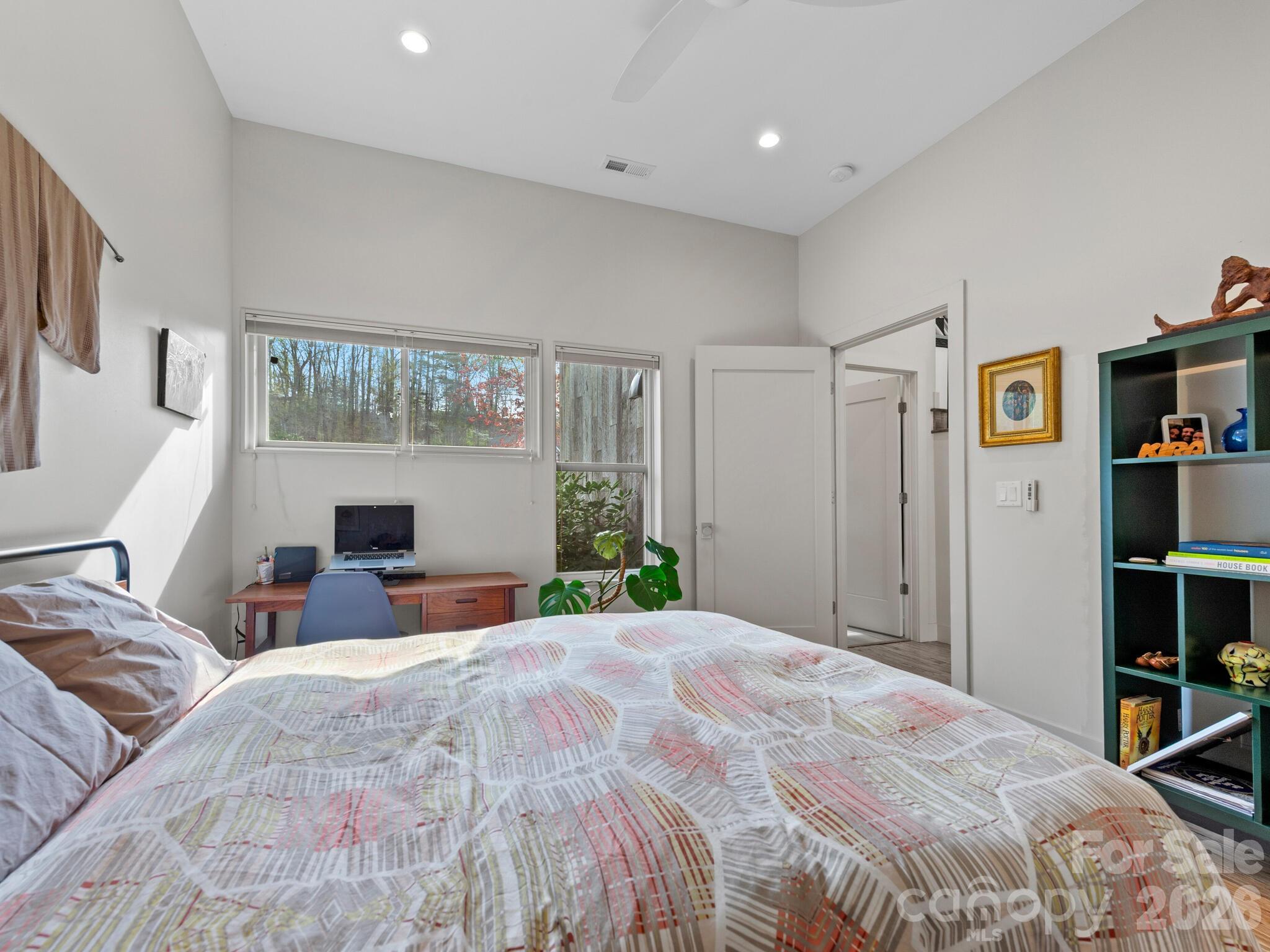 46 Pinecroft Road Asheville, NC 28804 - Photo 25 of 48