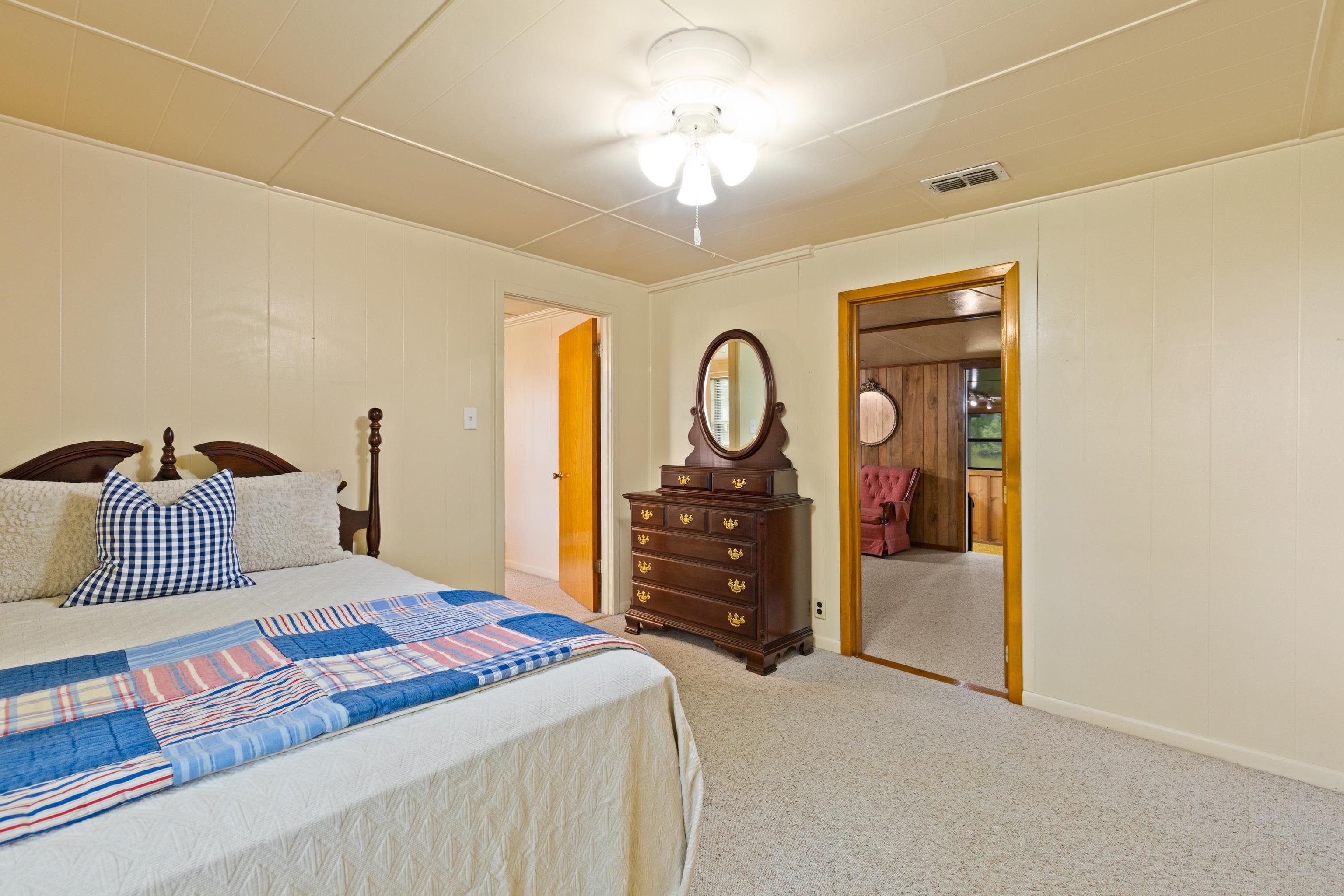 308 East Lake Road Gladewater, TX 75647 - Photo 12 of 21 Gallery Image 12