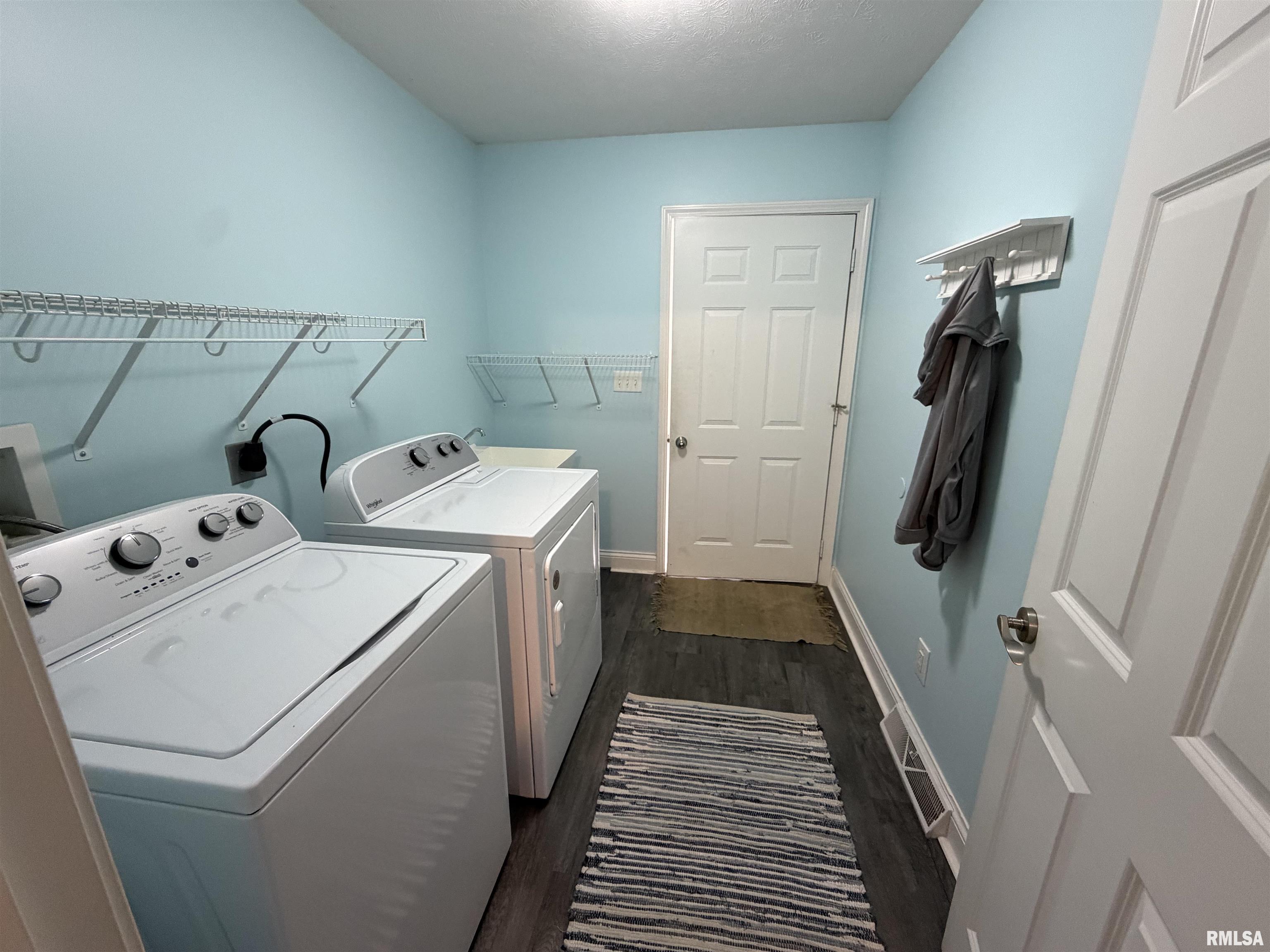 2311 Asheville Drive Springfield, IL 62711 - Photo 17 of 37