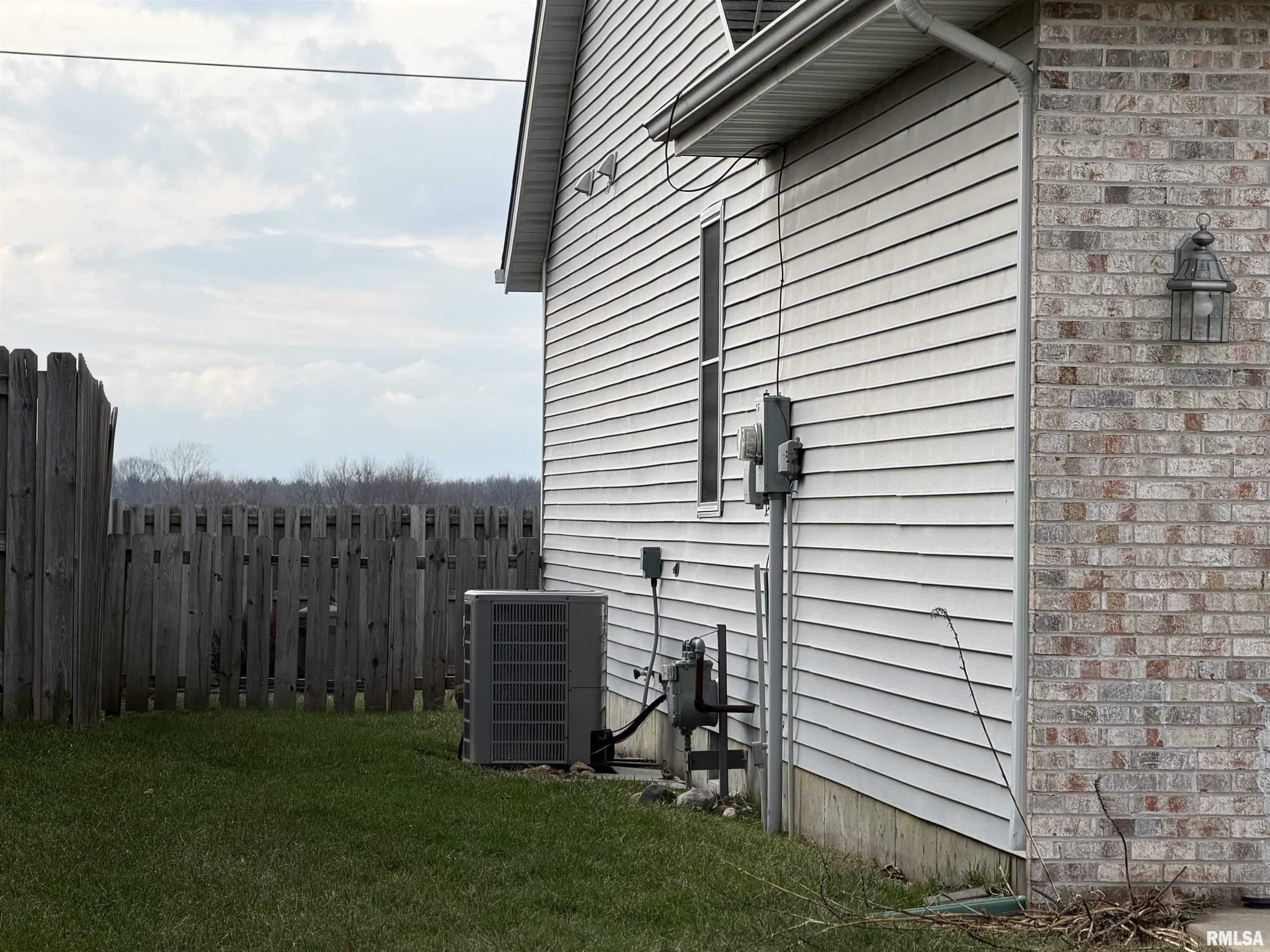 2311 Asheville Drive Springfield, IL 62711 - Photo 35 of 37