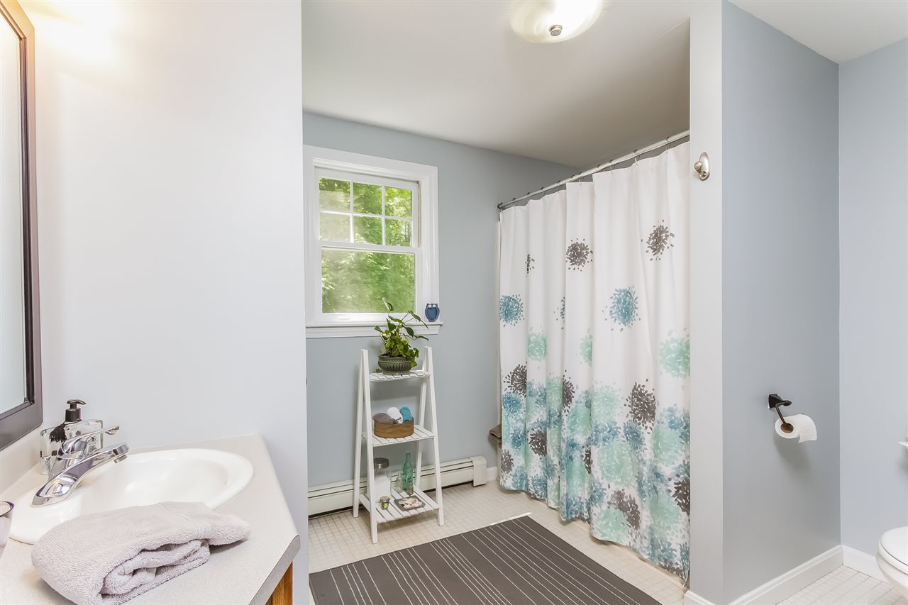 53 Greenfield Road New Boston, NH 03070 - Photo 23 of 39